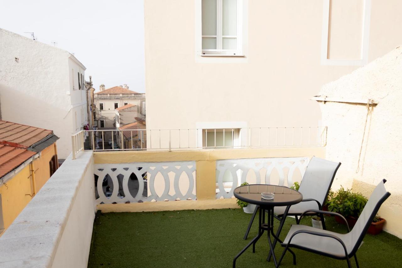 Sassari-Centro Elegante Appartamento Con Wifi E Netflix Bagian luar foto