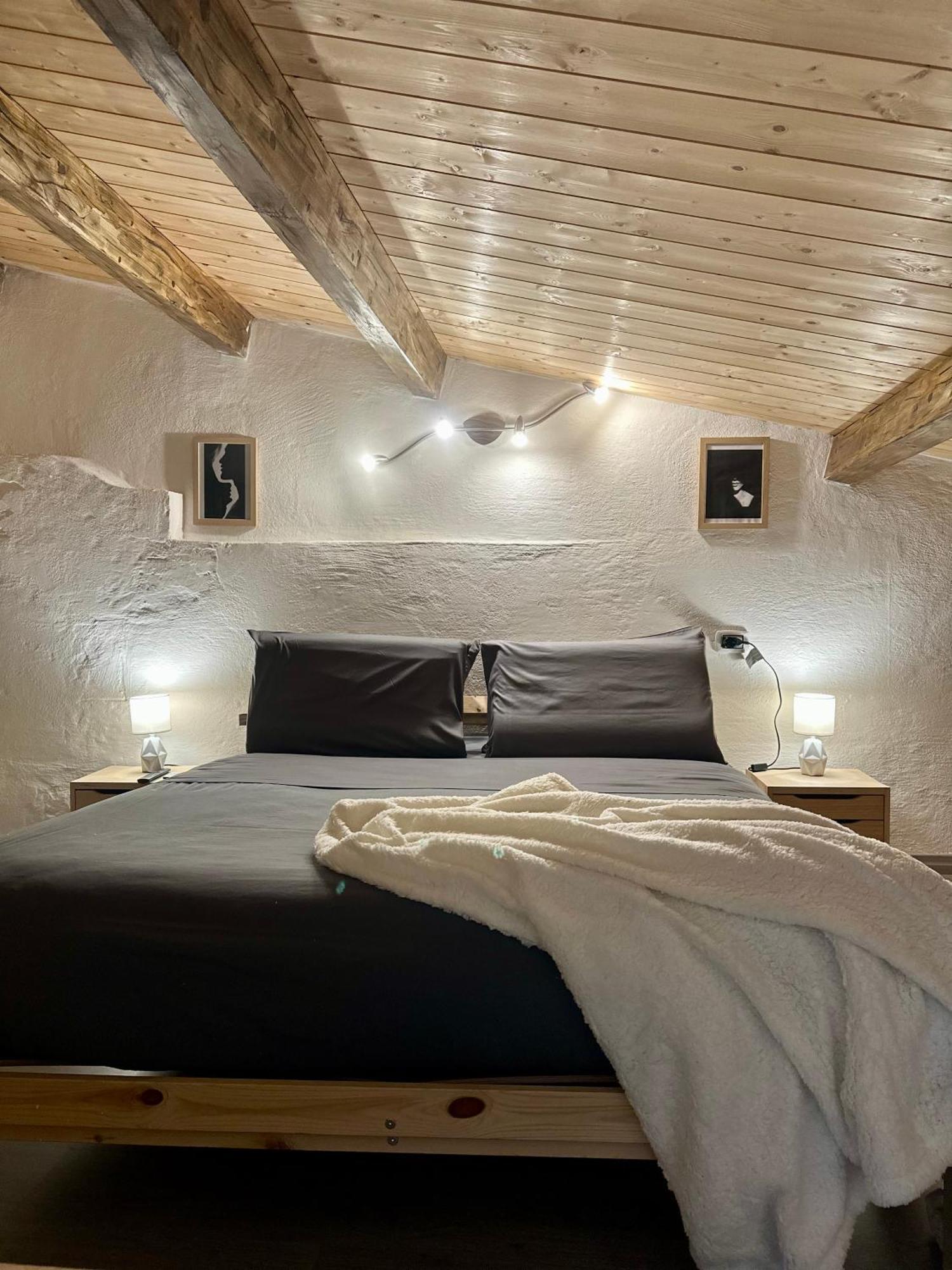 Sassari-Centro Elegante Appartamento Con Wifi E Netflix Bagian luar foto