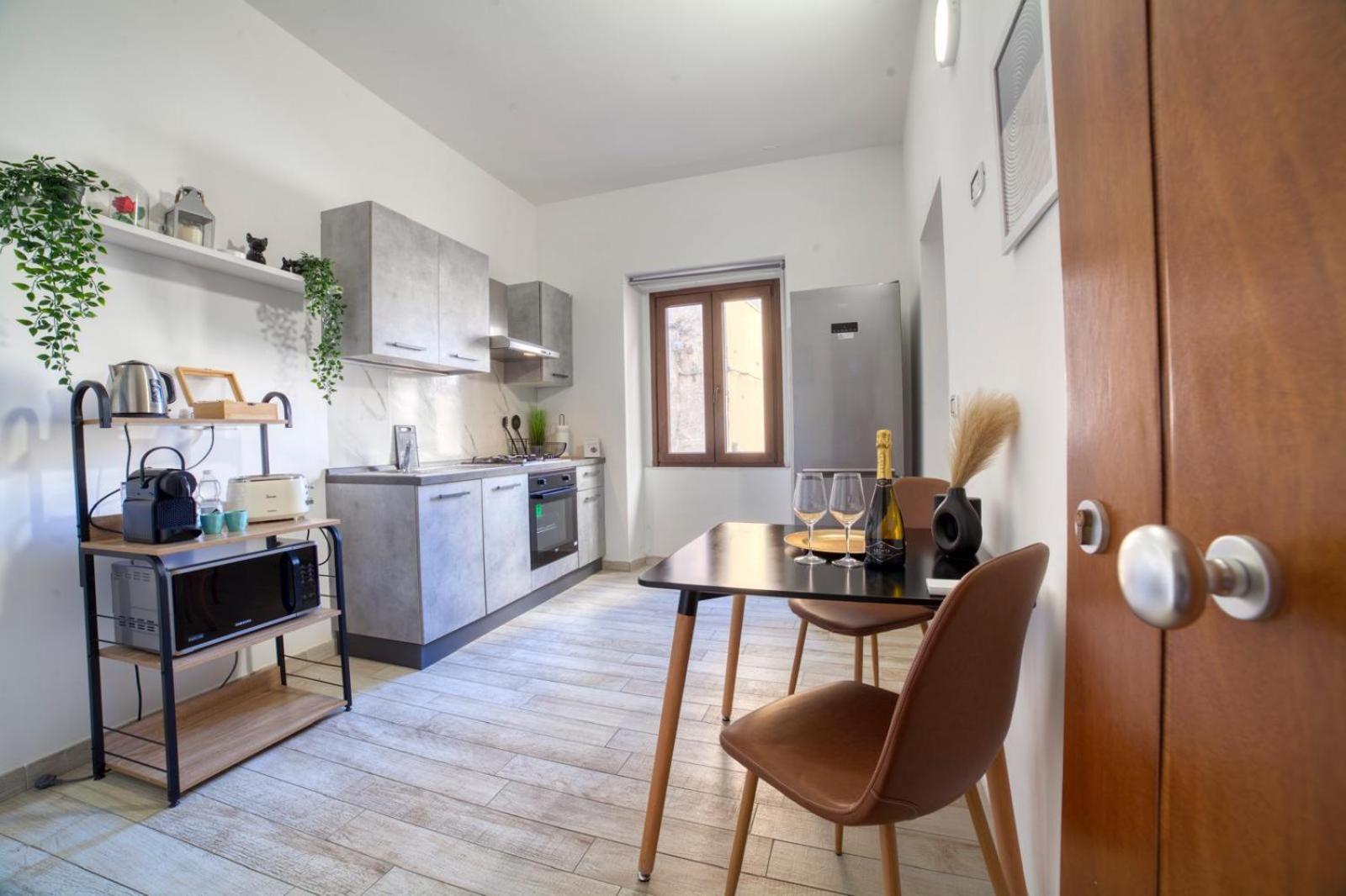 Sassari-Centro Elegante Appartamento Con Wifi E Netflix Bagian luar foto