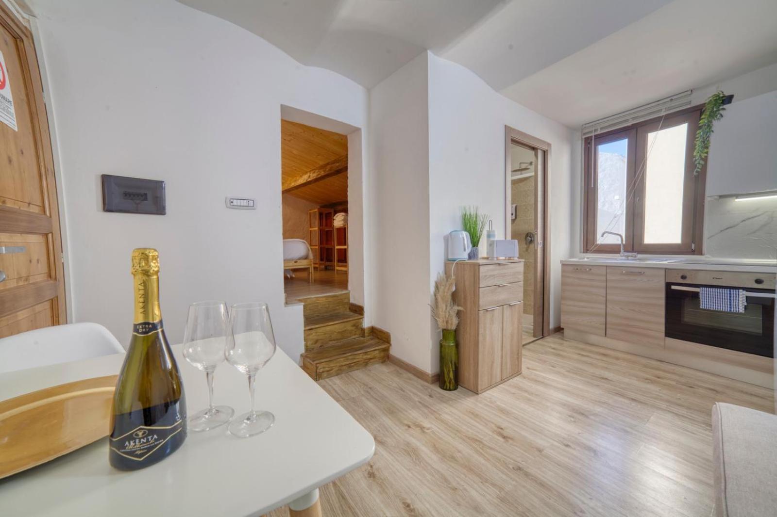Sassari-Centro Elegante Appartamento Con Wifi E Netflix Bagian luar foto